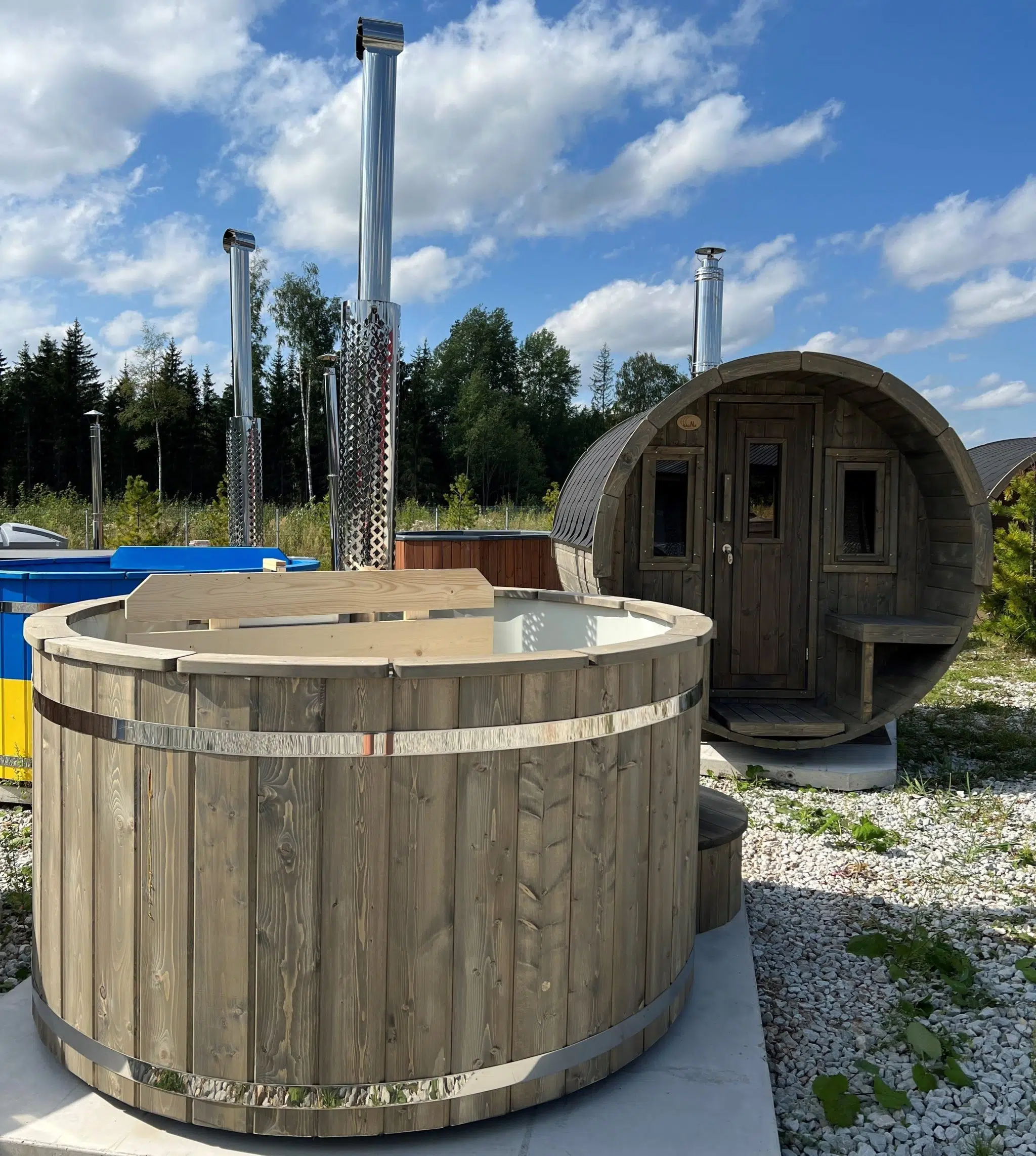 Vildmarksbad Med Pvc Inddækning 180 Færdigsamlet Med Indvendig Ovn - Sølund Huse Spahouse